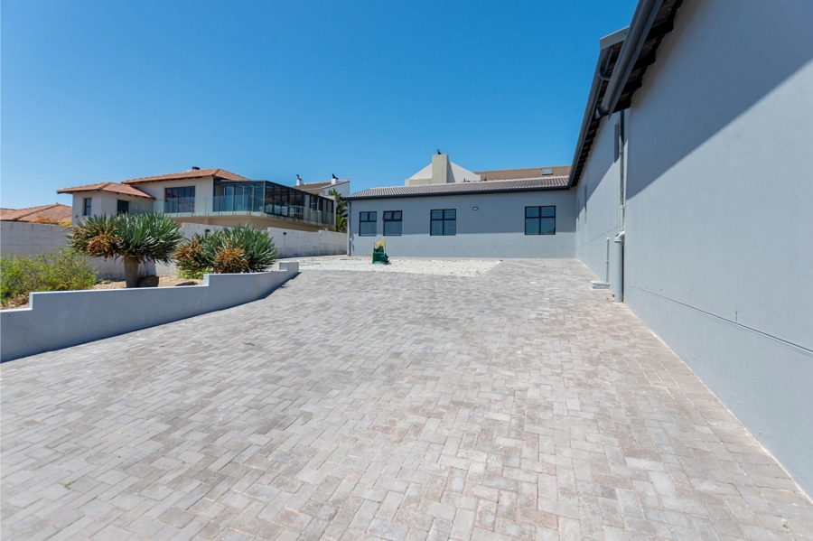 4 Bedroom Property for Sale in Myburgh Park Western Cape